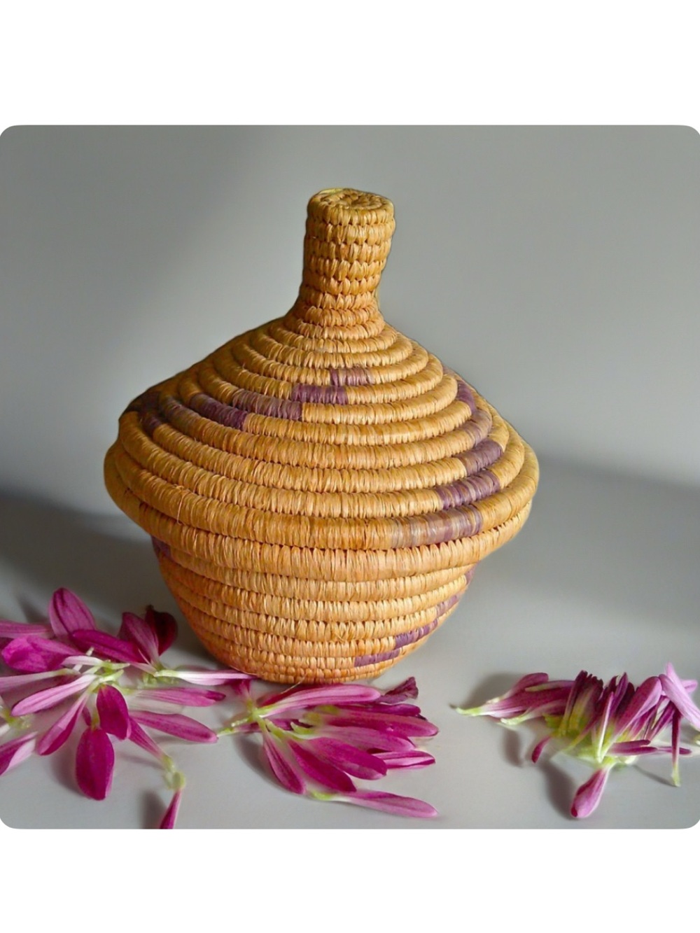 Mini Handwoven African Coiled Agaseke Basket with Lid 4” - New